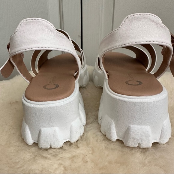 NEW Tru Comfort Foam Platform Chunky Buckle Sandals White Size 7.5 - Picture 4 of 11